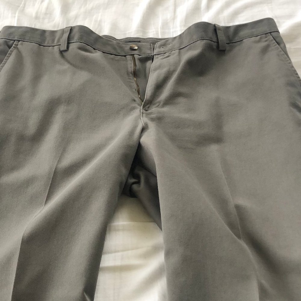 VAN HEUSEN GRAY DRESS PANTS